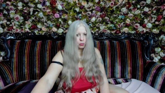 mariabelladonna Red Pic 4