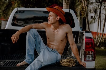 rick_grimes25 a cowboy to be ridden🏇🏁 Fotka 2