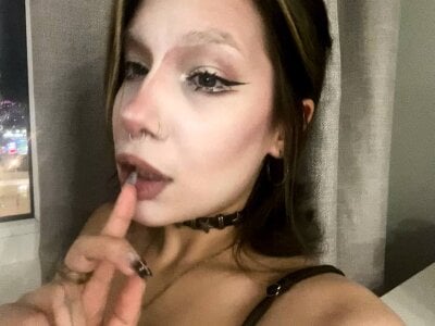 3_Cara_Delfie_4 me Immagine  4