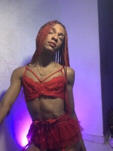 DakotaRosee Red passion for that fire. ❤️ Foto 3