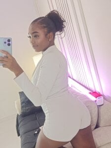 Kenia_Storm white suits me well 🤍 圖片 5