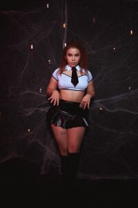 Do you like it like this or sexier? de Miia_montero_  2 Imagens