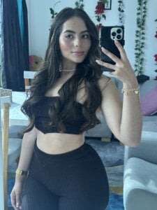 MollyZanderbond Public Pic 4