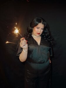 Andrea_secret_ Call me in this new year ✨ Pic