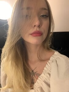 EvaPeace A couple of new photos Pic 2