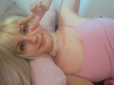 SweetLaumina Hiiii! Pic 9