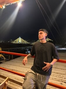 Axel_DavisSM Axel  2টি ছবি