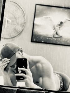 Steve-Carter Mirror Pic 5