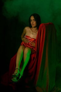 nataliiiiia Do you want to see what red hides? 🍎 Pic 2