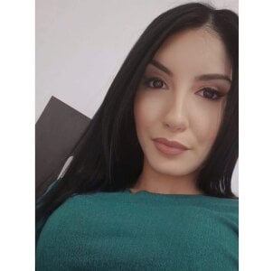 Mira_Bloom_ Selfies 🧡 Pic 4