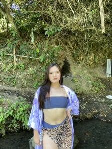 IsabellaLeighTS Public Pic 4