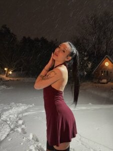 NikkiGoldSide A little magic, a little of me Bilde 3