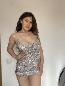 Riz_girl just need to show clothes Pic 4