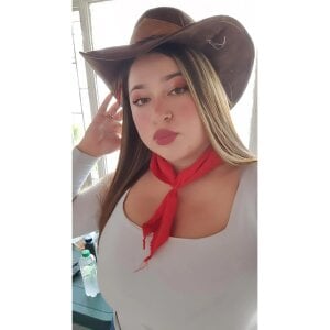 1emma_boobs Public Pic 3