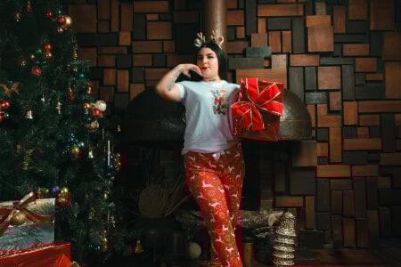 melody_blossom_ my first xmas with you 🎄🎁 Pic 3