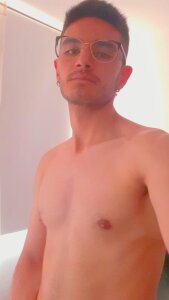 NicoxDel Sin camisita Pic 2