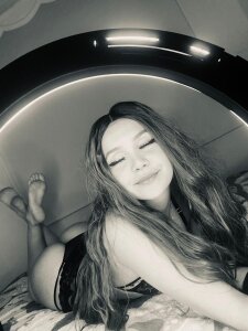 Missdaphne- Public Pic 3