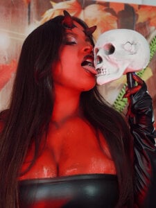 KateMoorex From beyond the grave Pic 8