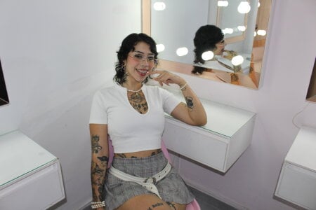 JuliMonroe19 Public Gambar 3