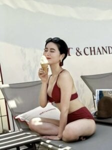 Utano_SexClassroom Public Pic 3