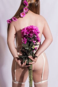 OraLarson flowers Pic 4