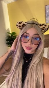 SofiaClarkson your sweet kitty Pic 4