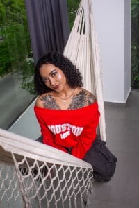 LenaStylesOA Effortless Beauty ☀️ Pic 2