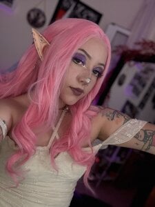 Makii_33 Maki pink hair Pic 7