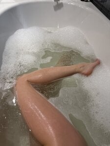 for my legslover💎 de Marietta_Castro  2 Imagens