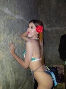 ur_hot_jenelle Public Pic 3