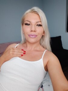 ElenaBlondie7