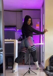 SaraAndrade_ Public Pic 2