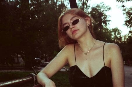 LizzyCummPublic图片