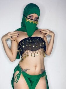 yara_hind your arabic dace 🖤🐈‍⬛ Pic 5