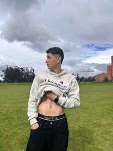 ThiagoFerrero_Hot Public Pic 3