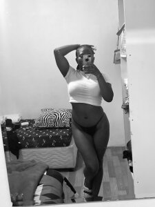 kneekeytar's XXX Nude Photo 4