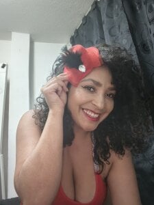 Nerea_Boolsara8: Red is pasión ( 3 фото)