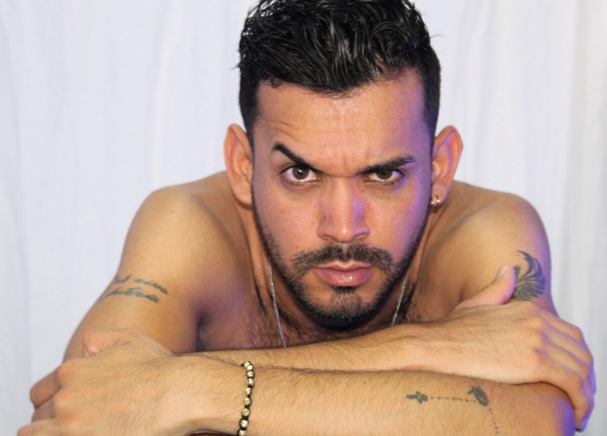 EthanGrey Populært foto 8499