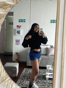 AnnaQueen_ Public Pic 7