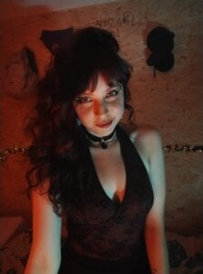 Velvet_Dreamss Your gothic Girl Pic 3