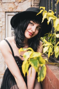 Zoe_Lynch_ 🌹🖤 Dark Temptation 🖤🌹 Pic 3