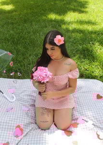 kloe_bella Let's enjoy Valentine's Day together❤️🔥 Foto 4