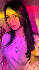 HolyRayLove This is me in the bathroom (continued in the fan club)🫣 Pic