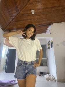 valeriah_7 Ta fille mouillée 🥰🤔💦🤤 Pic 4