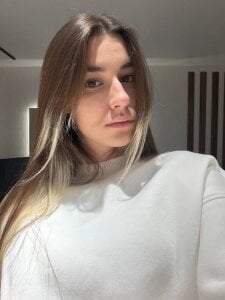 NilaBartkus lady in white😏 Pic 2