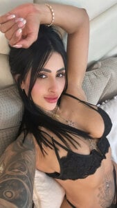 ValkyBes Between what you imagine and what I am… there’s so much to explore.😋 Pic 7