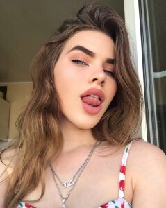 MavisCllark Public Pic 2