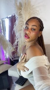 Sofia_Stanley Seduction in Every Look Pic 2