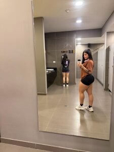 nurbanu_hatem Leg day💙 Pic