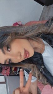 TiffanyBela Kiss🔥 รูป 